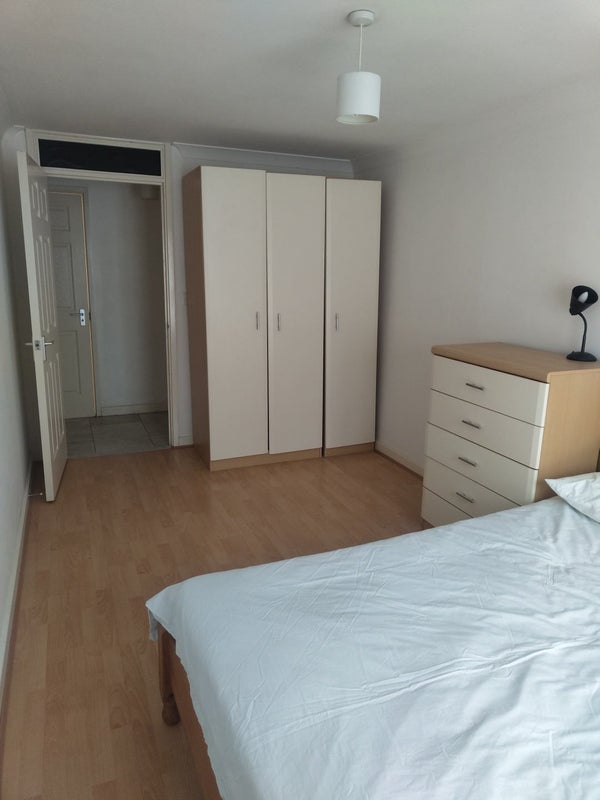 Flat Westferry Road in Greater London