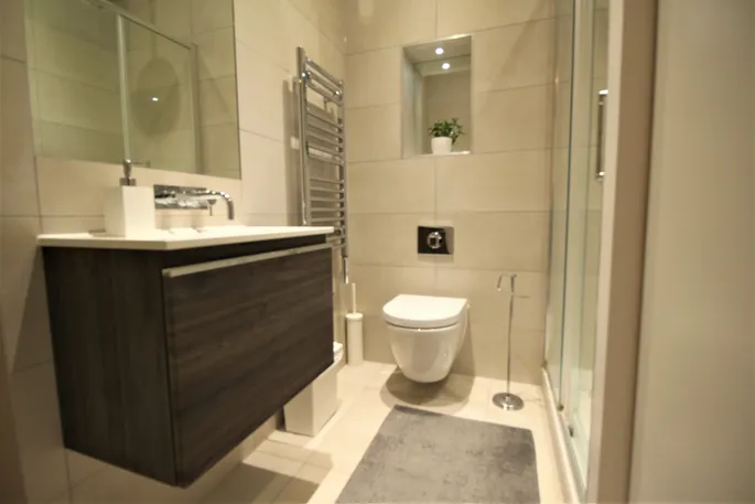 Flat Abbeville Road in Greater London