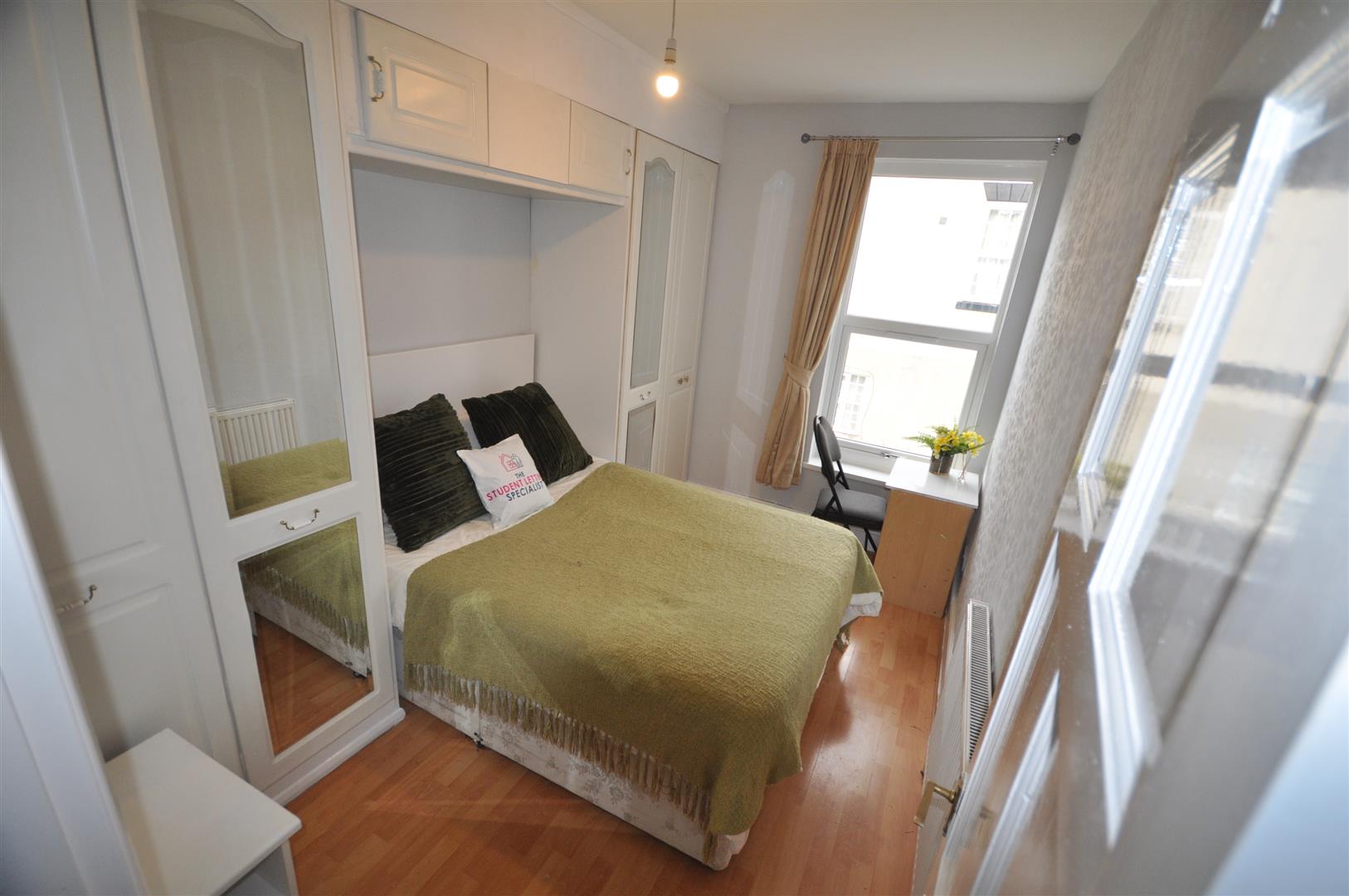 Room Ashbourne Road in Derby