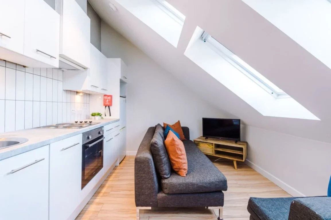 Flat Jesmond Road in Newcastle upon Tyne