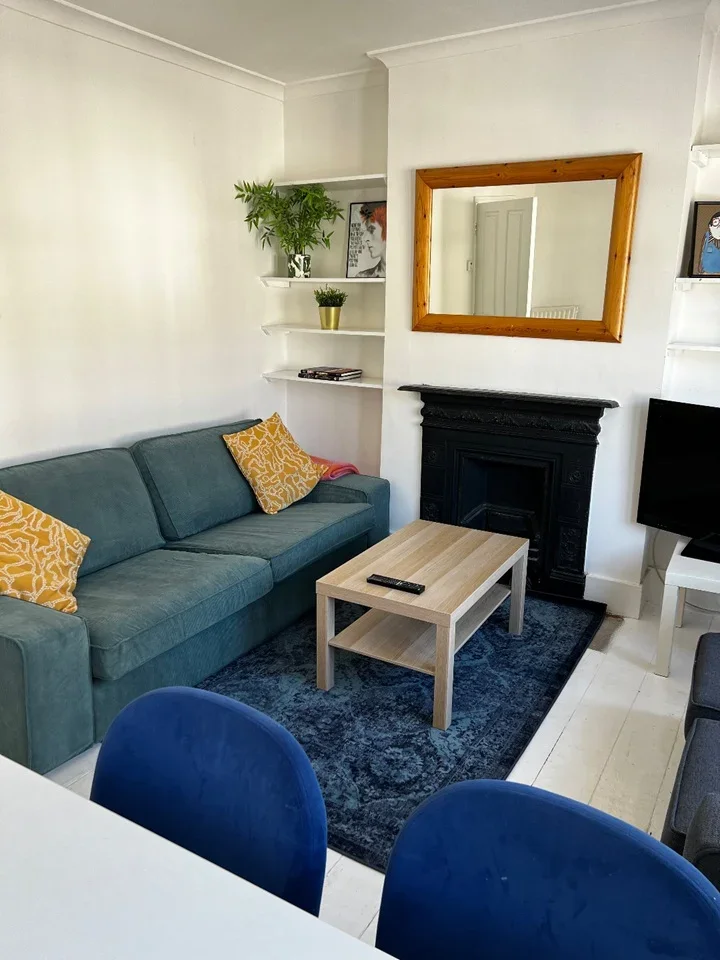 Flat Kerrison Road in Greater London