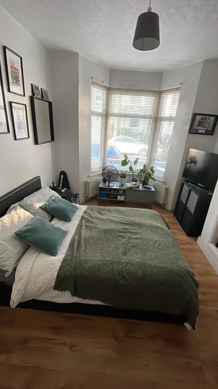 Room Graveney Road in Greater London