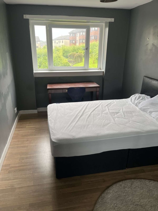 Room Royston Road in Glasgow
