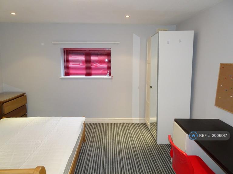 Room Richmond Grove in Manchester