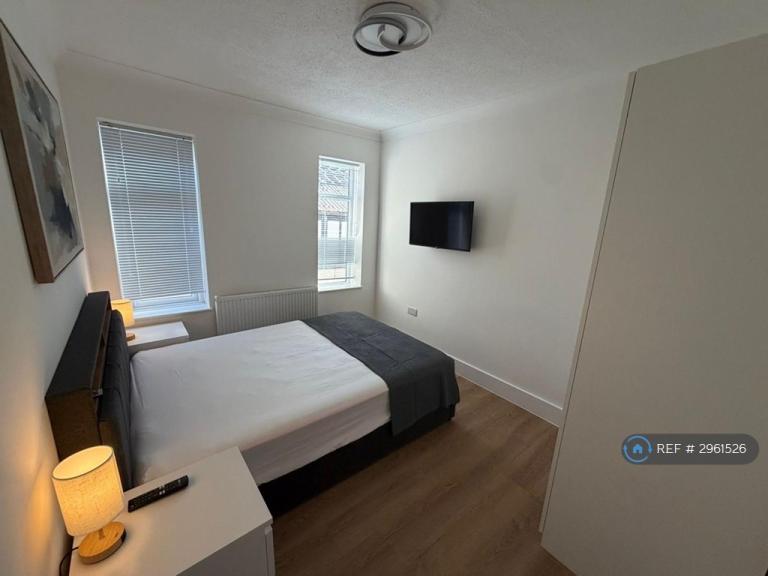 Room Abbs Cross Lane in Greater London