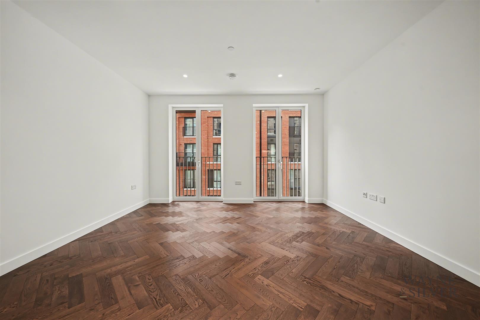 Flat Parkview Avenue in Greater London