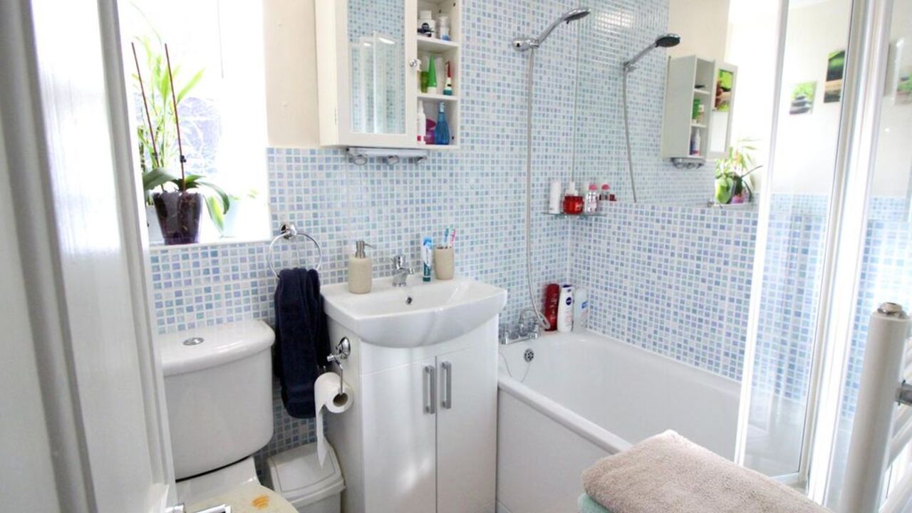 Flat Concord Close in London