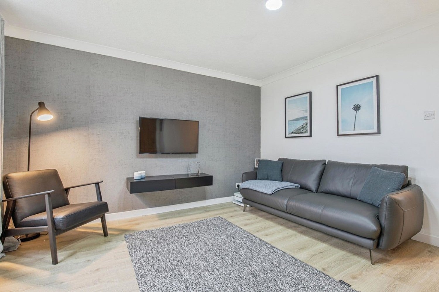 Flat Ashdale Court in Westhill