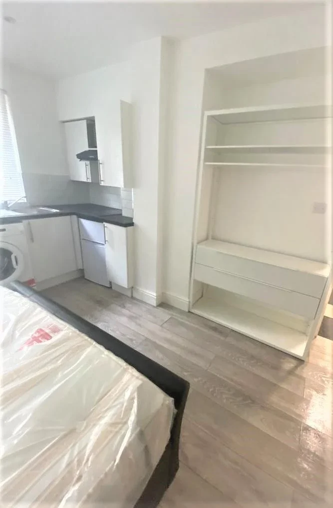 Flat Lancaster Road in Greater London