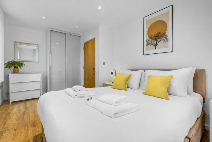 Flat Providence Place in Greater London