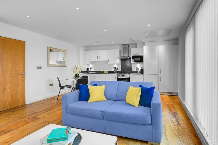 Flat Providence Place in Greater London