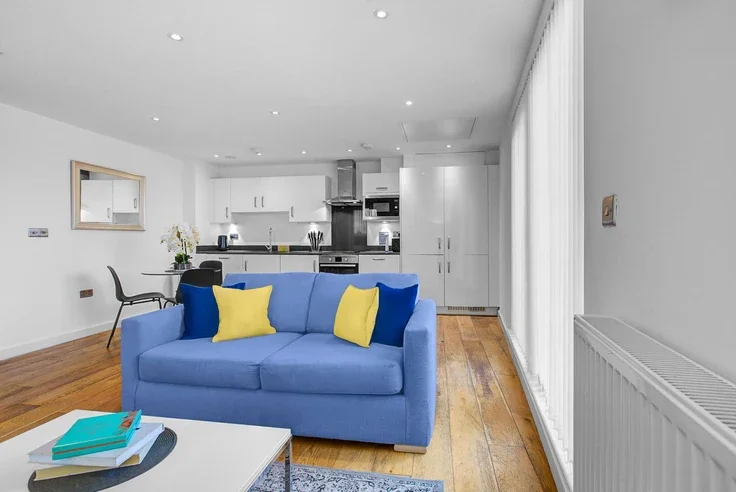 Flat Providence Place in Greater London