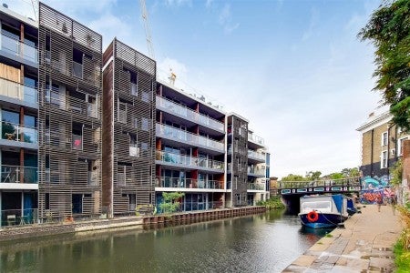 Flat St. Pancras Way in Greater London