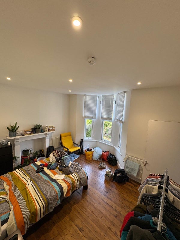 Room Belvoir Road in Bristol