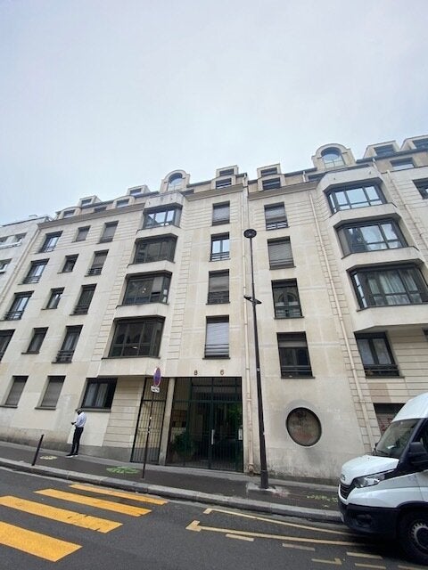 Flat Rue Lacharrière in Paris
