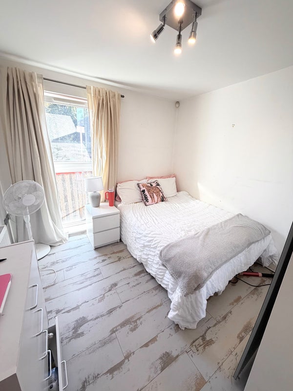 Flat Amhurst Road in Greater London