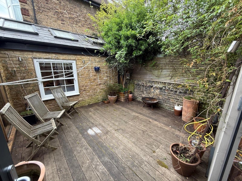 Room Sudbourne Road in Greater London