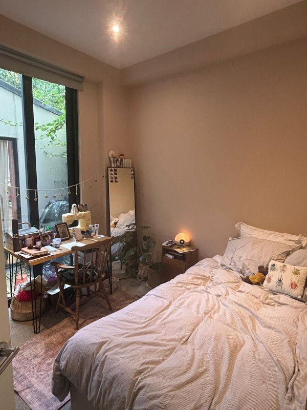 Room Sudbourne Road in Greater London