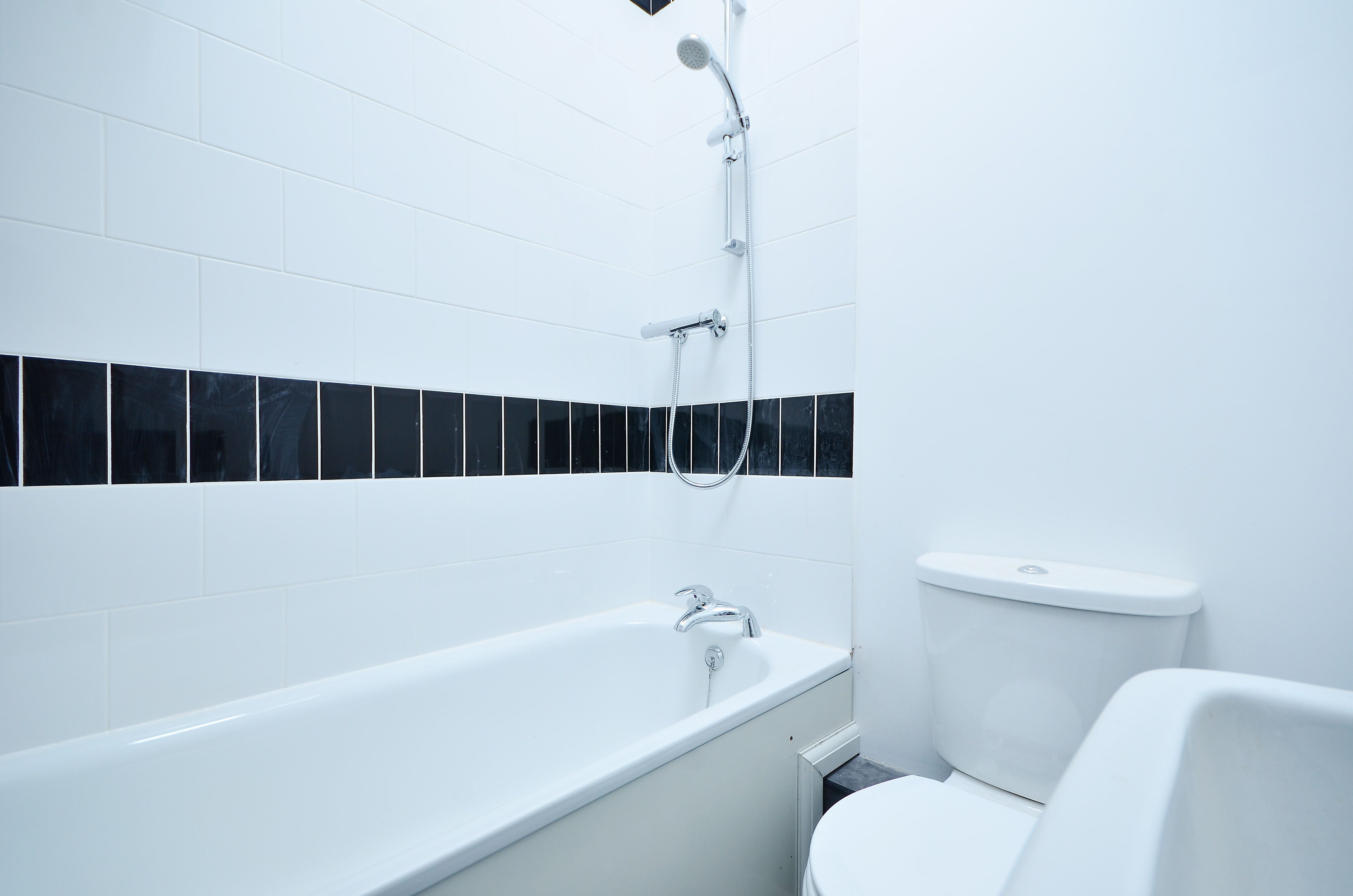 Flat Waldram Park Road in Greater London