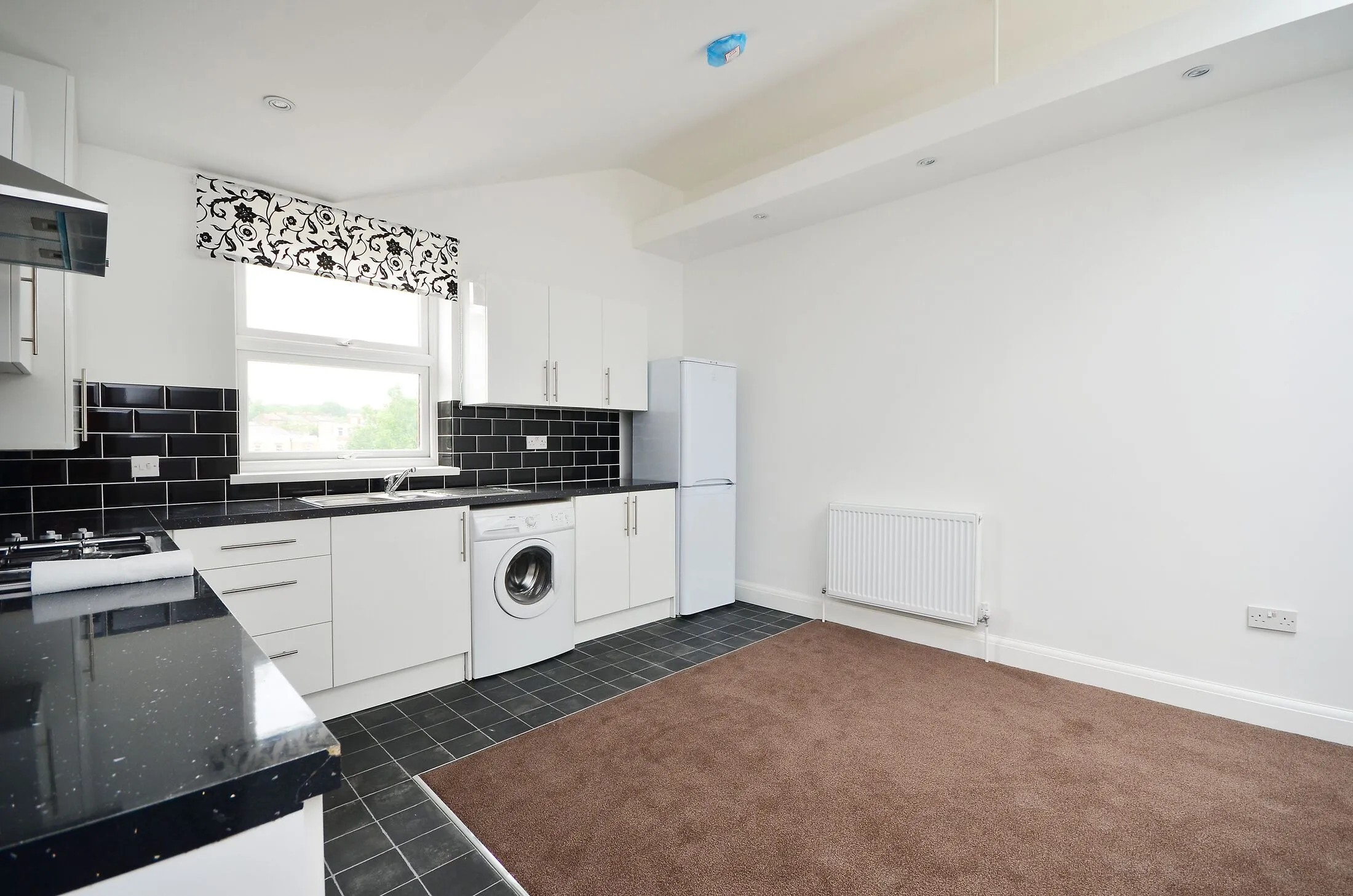 Flat Waldram Park Road in Greater London