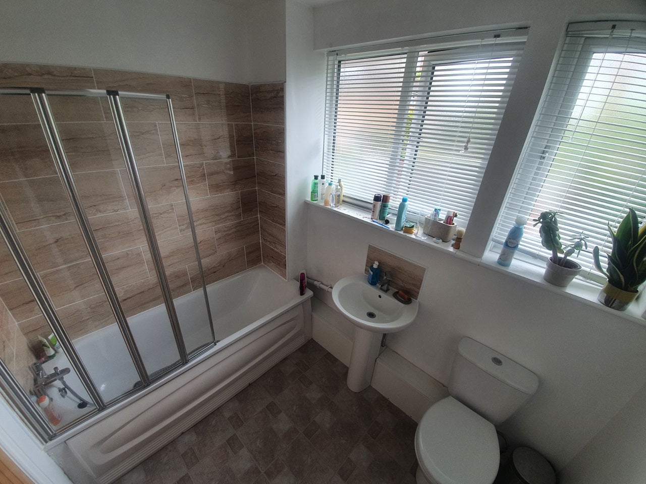 Room Abbs Cross Gardens in Greater London