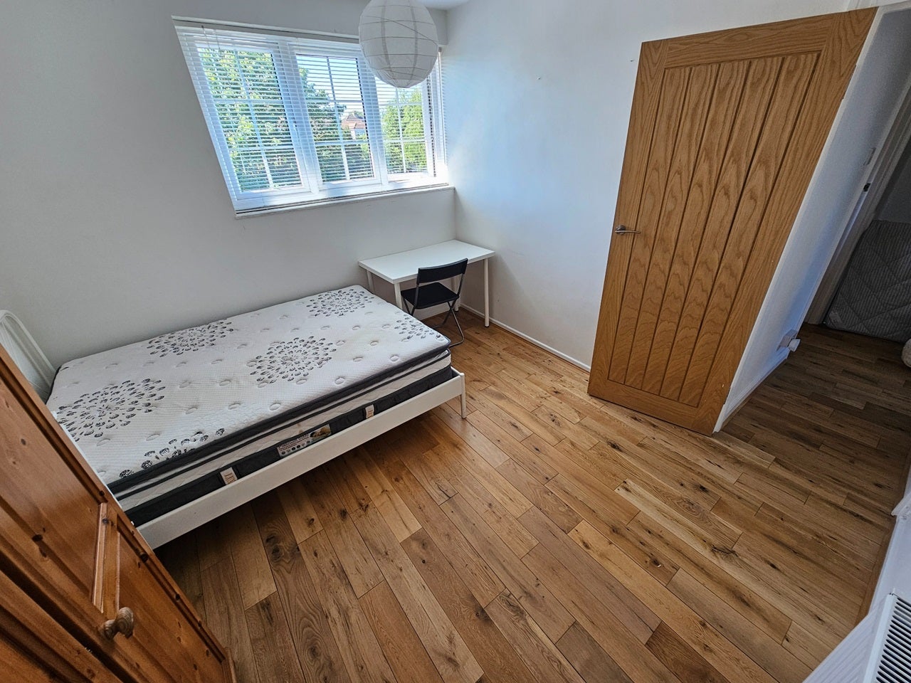 Room Abbs Cross Gardens in Greater London