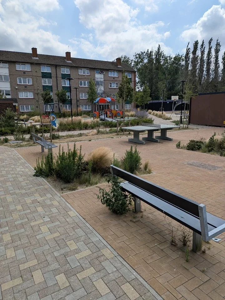 Flat Clements Close in Greater London