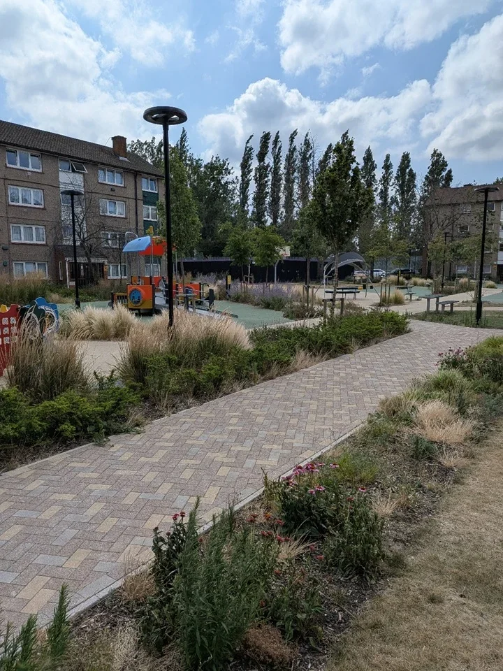 Flat Clements Close in Greater London
