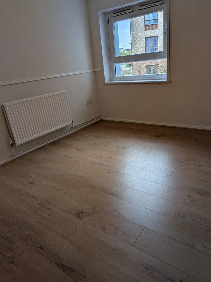 Flat Clements Close in Greater London