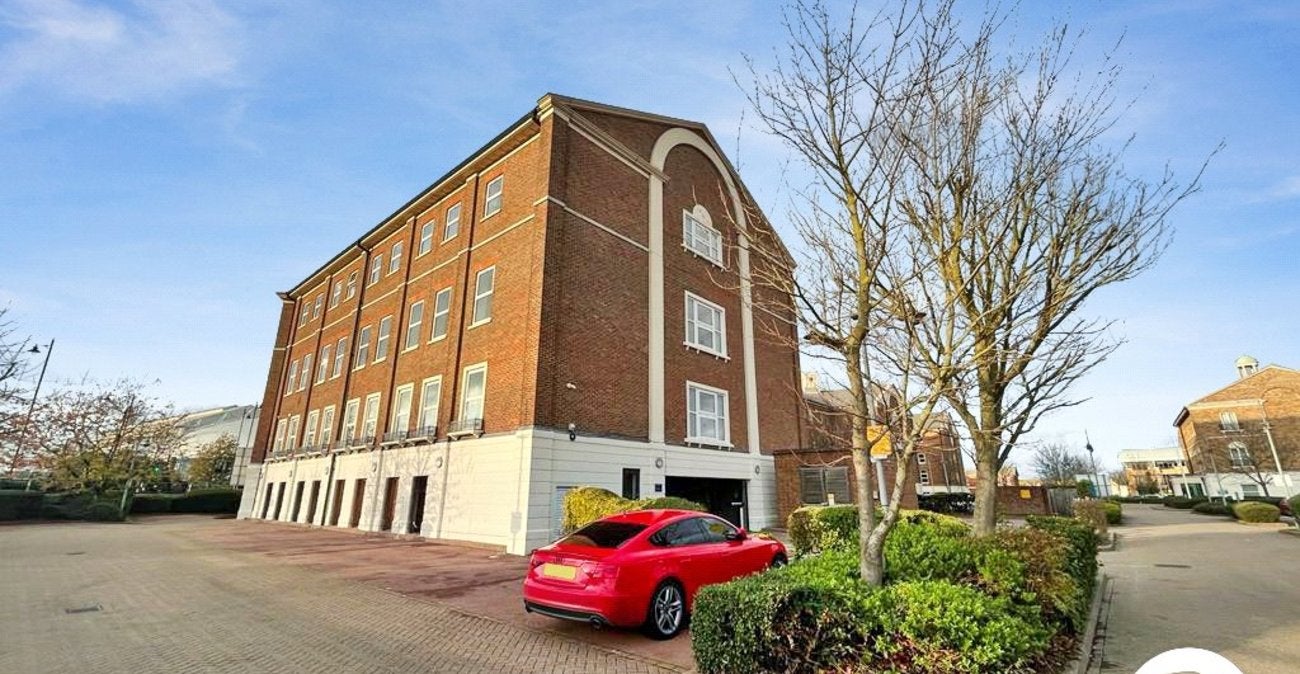 Flat Quayside in Chatham