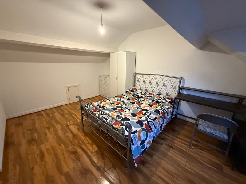 Room St Chad's Avenue in Leeds