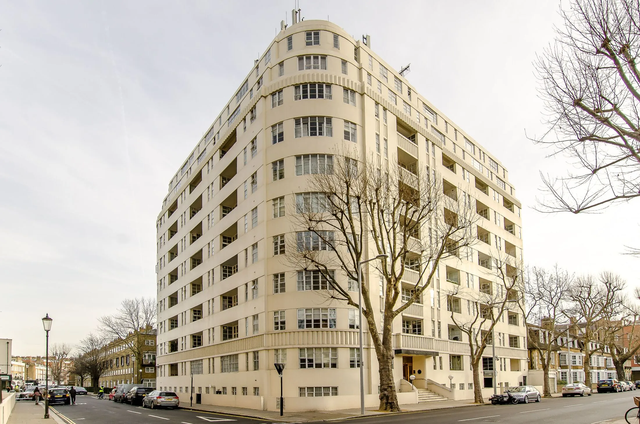 Flat Sloane Avenue in Greater London