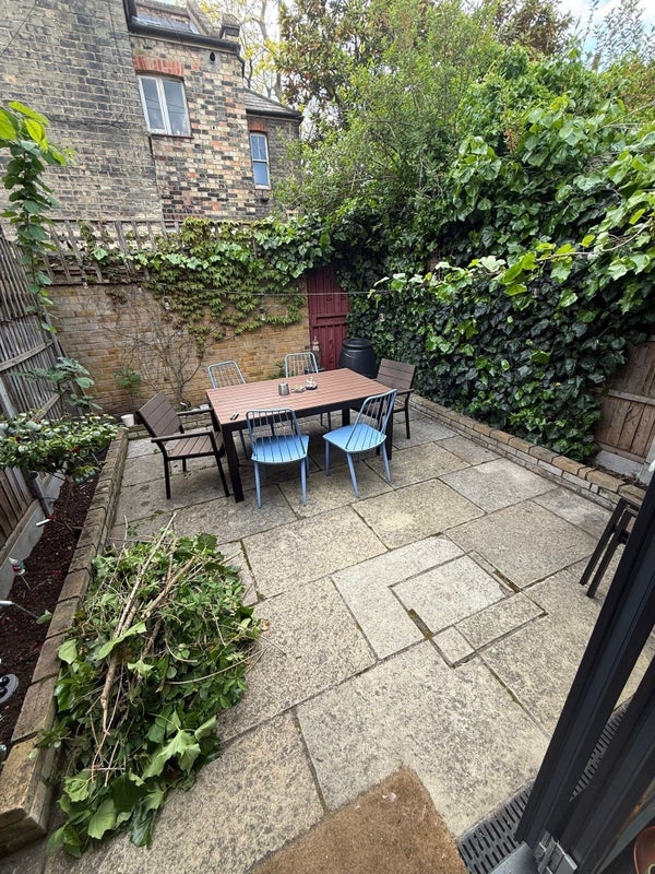 Room Woodseer Street in Greater London