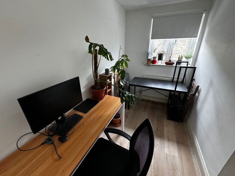 Room Woodseer Street in Greater London