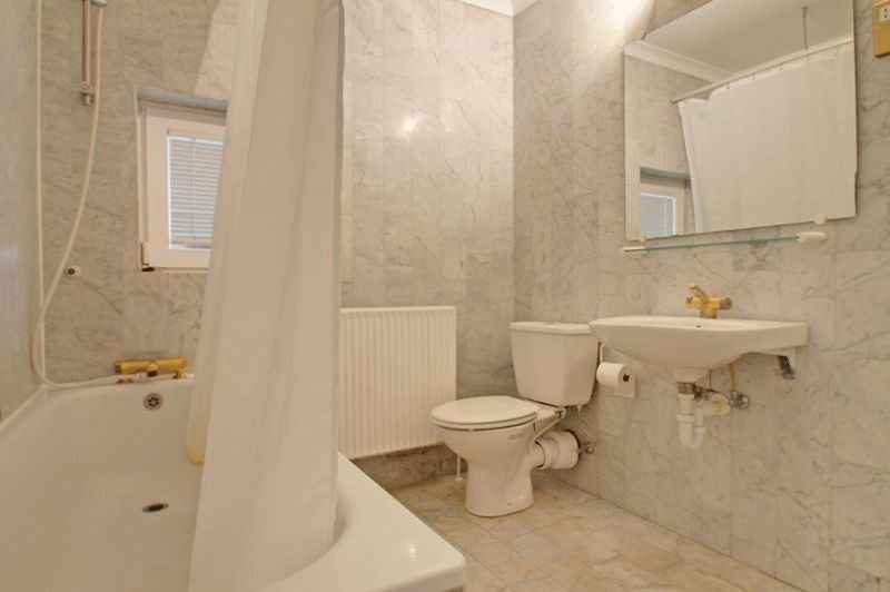 Room South Sea Street in Greater London