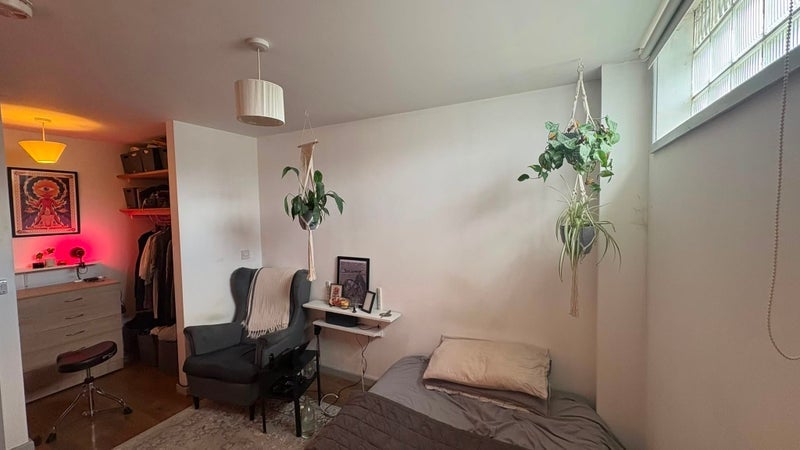 Flat Cambridge Heath Road in Greater London