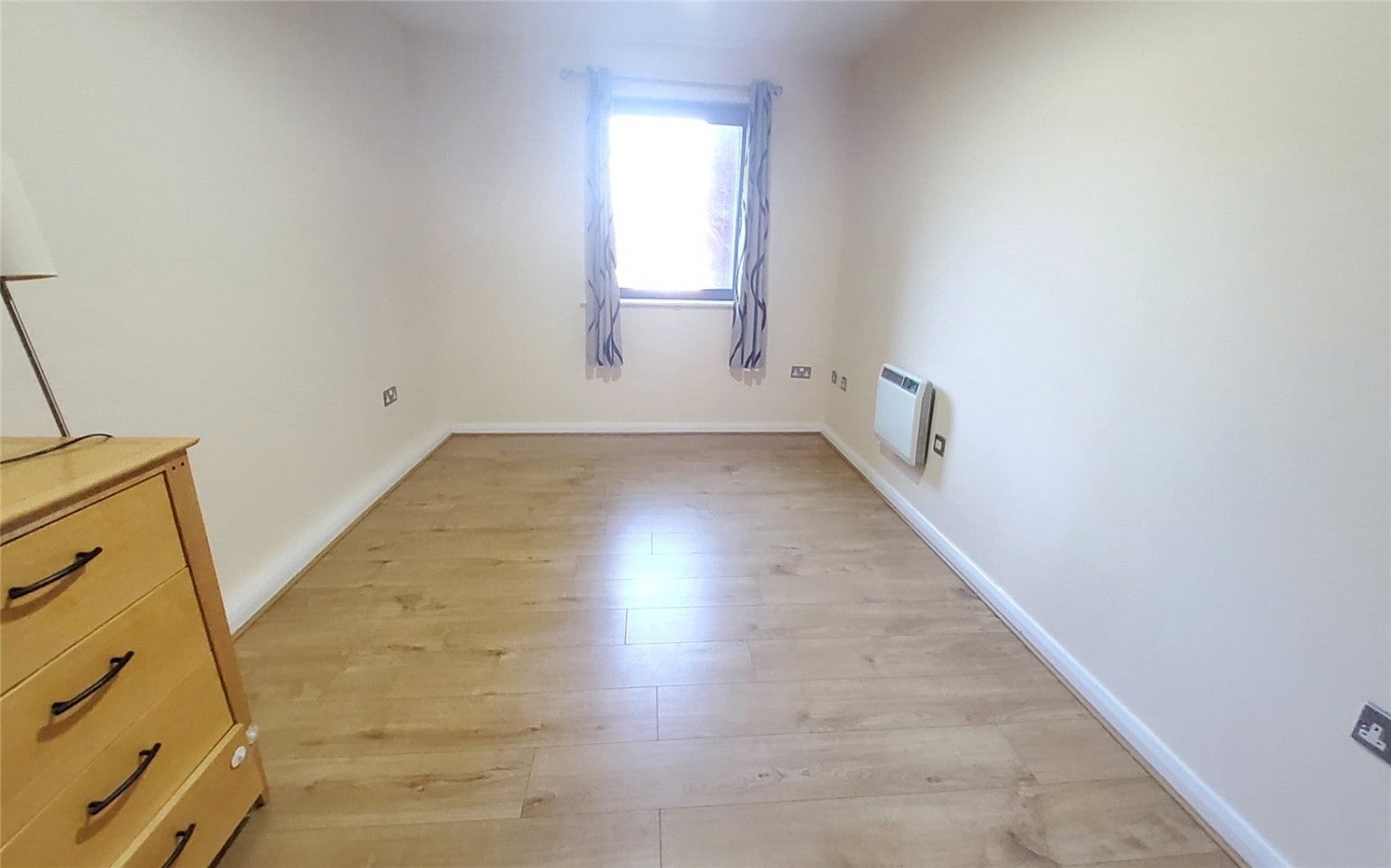Flat Peterborough Road in Greater London