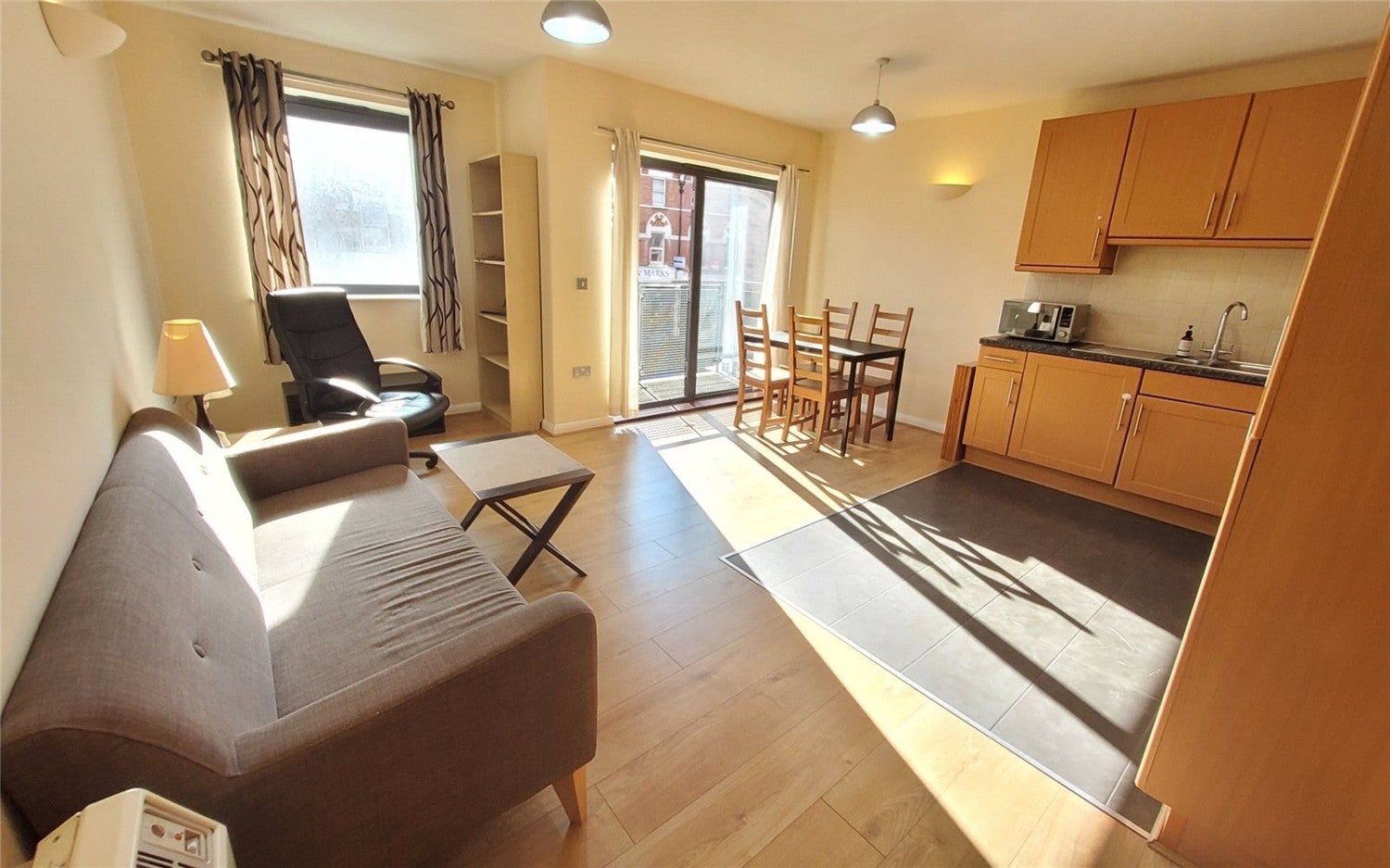 Flat Peterborough Road in Greater London