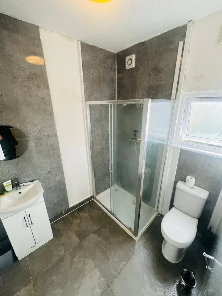Room Hornsey Park Road in Greater London