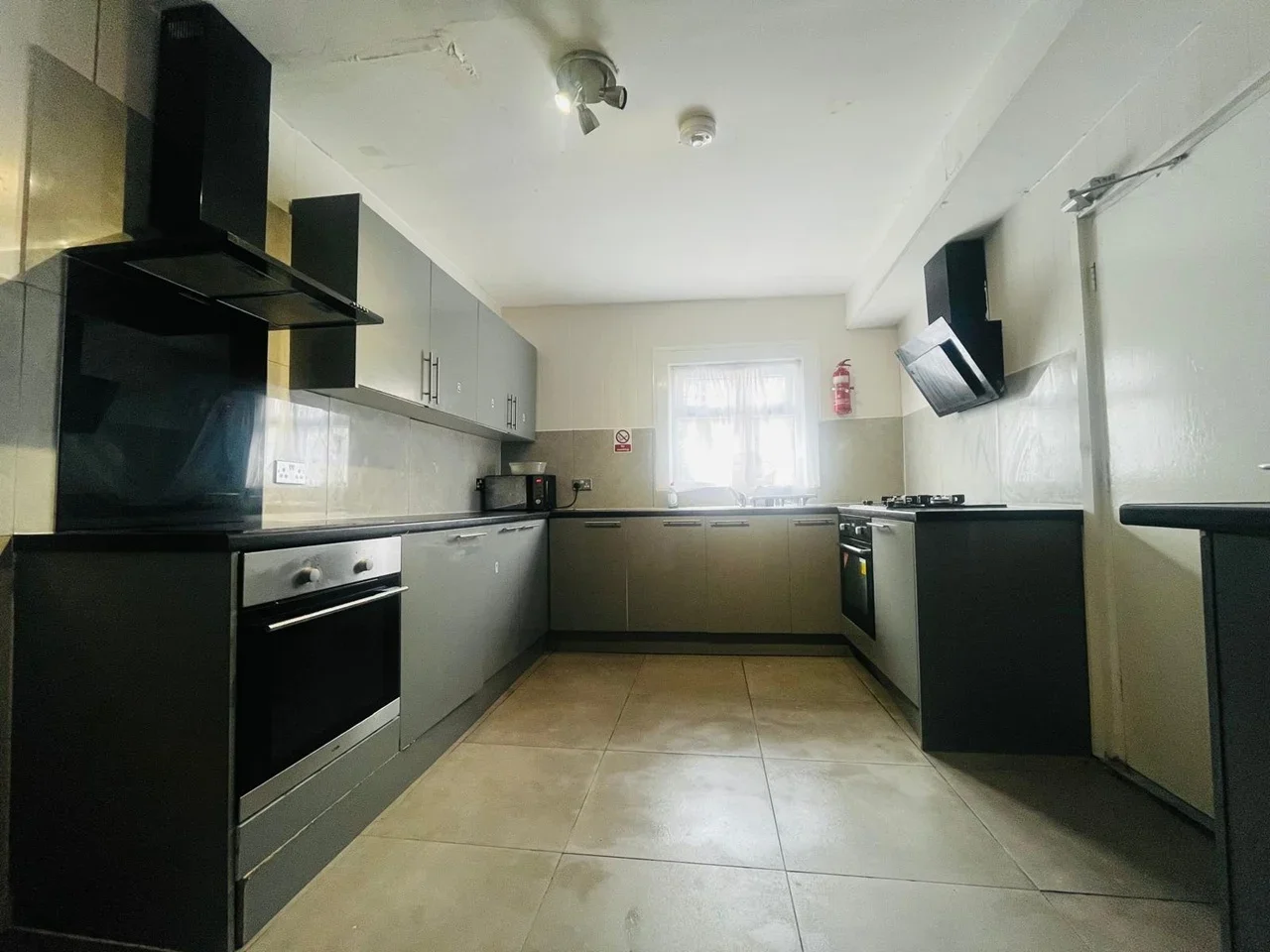 Room Hornsey Park Road in Greater London