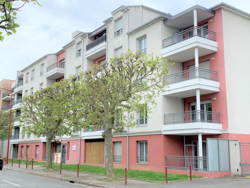 Flat Rue du Maréchal Leclerc in Lucé