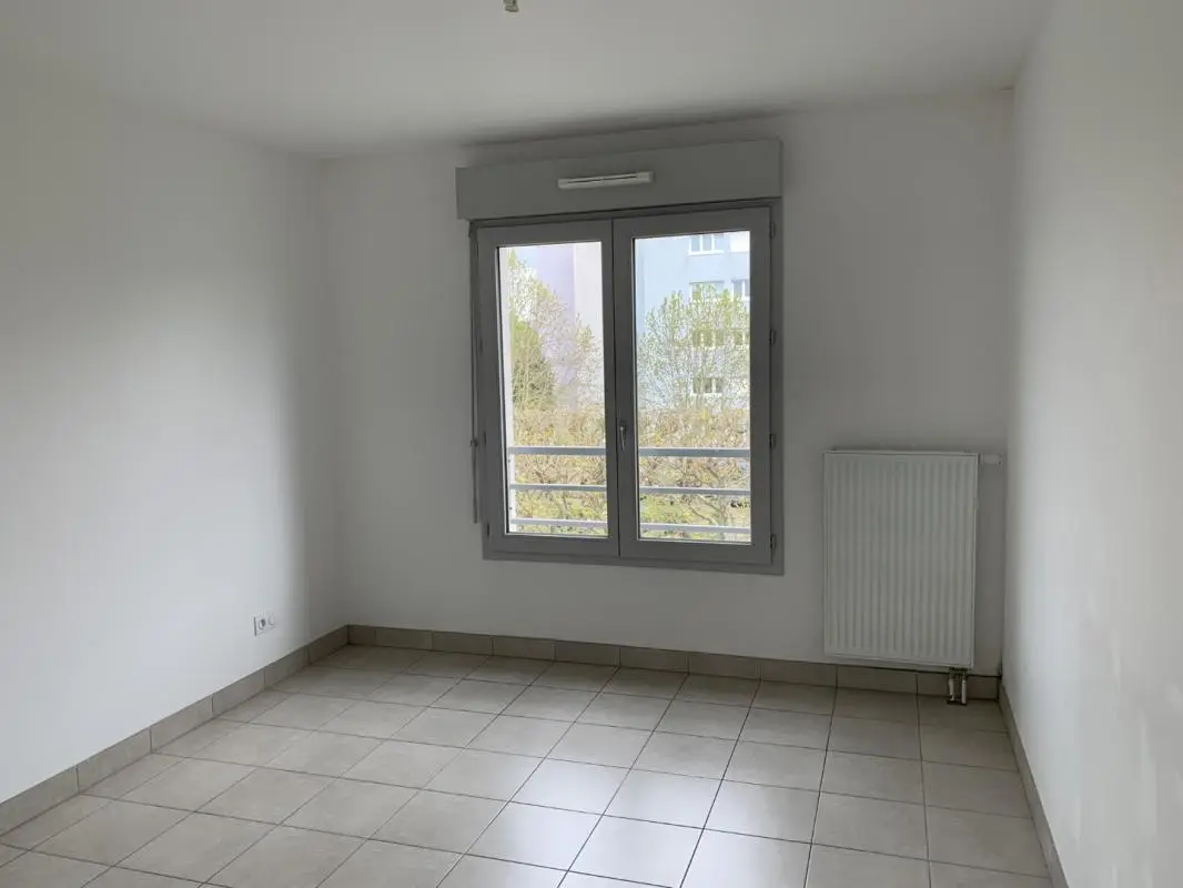 Flat Rue du Maréchal Leclerc in Lucé