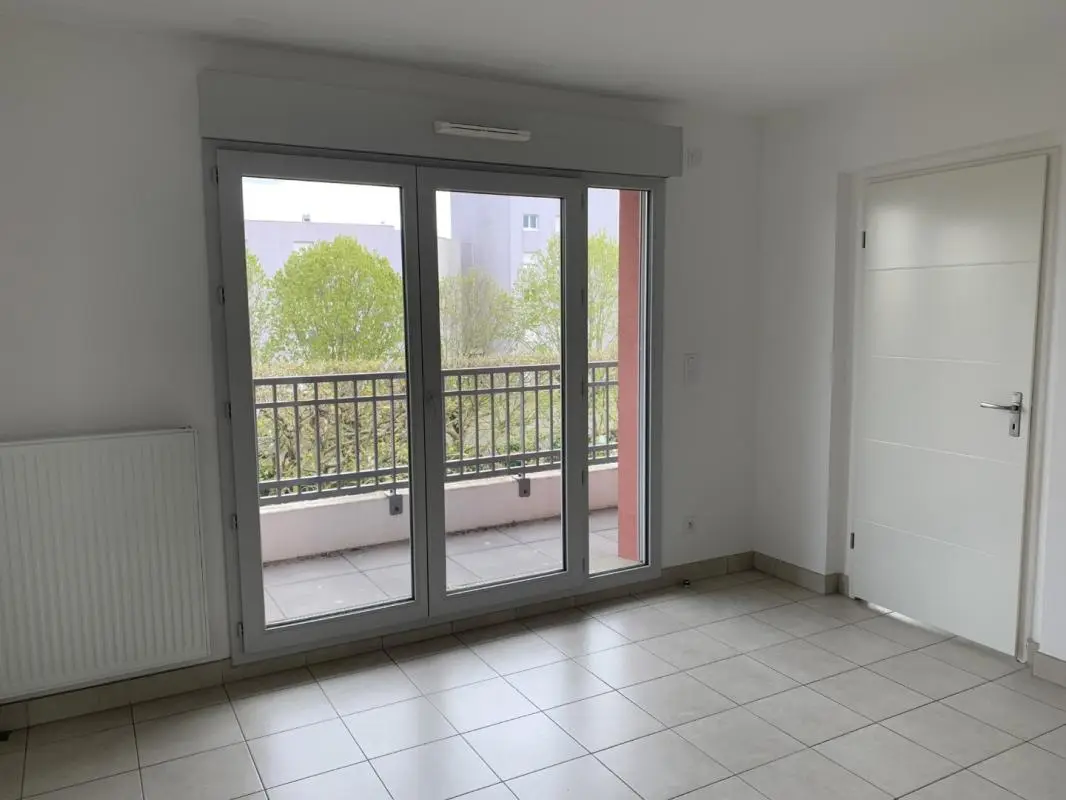 Flat Rue du Maréchal Leclerc in Lucé