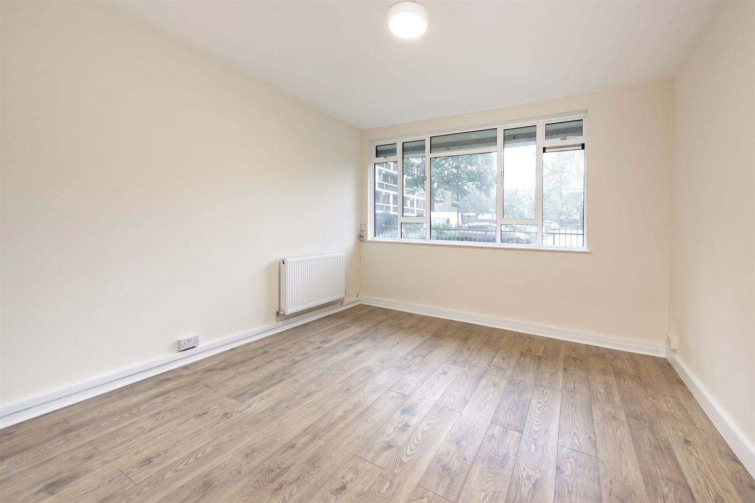 Flat Cleveland Gardens in City of Westminster