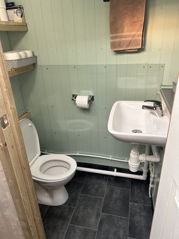 Room Vicarage Road in Poole
