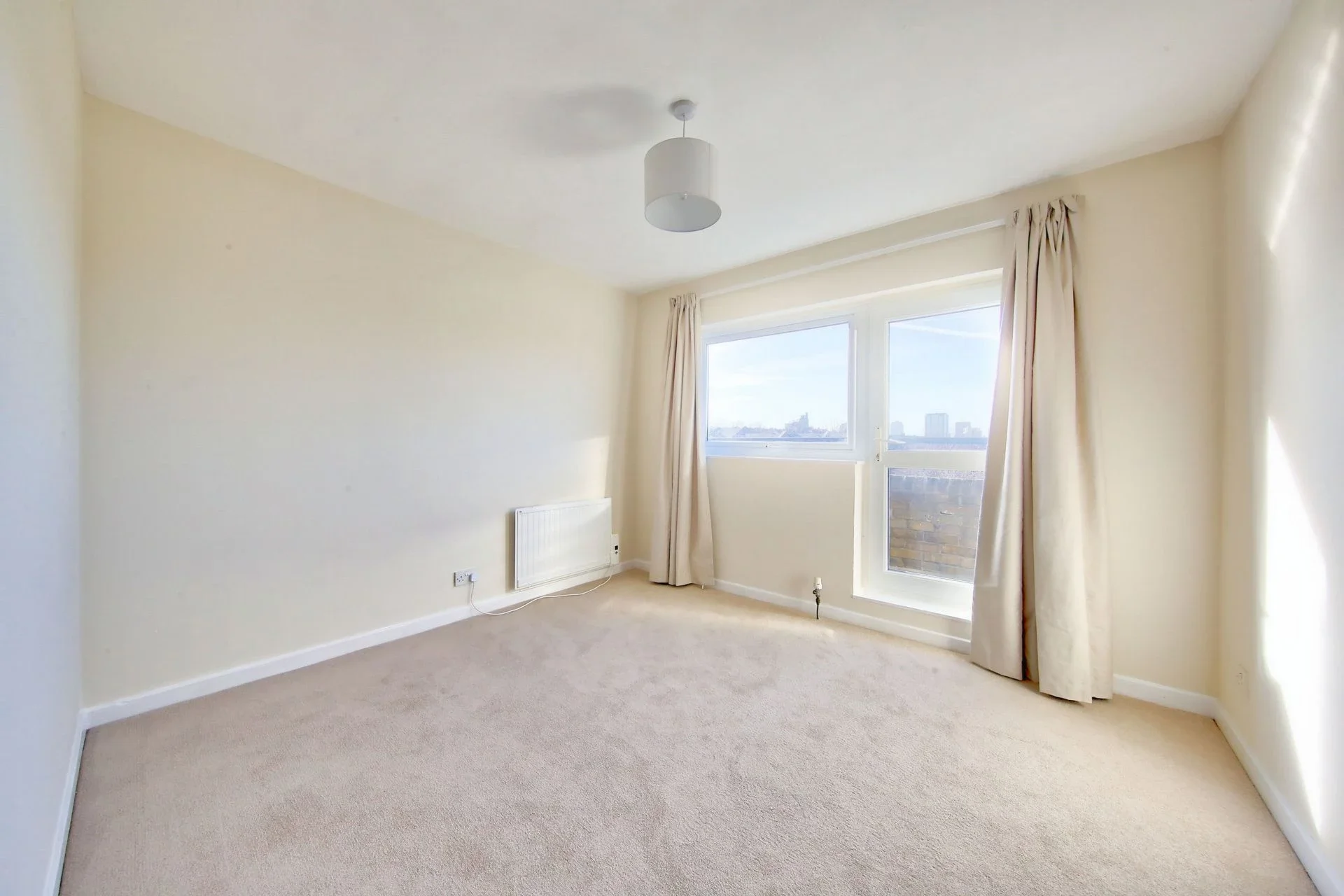 Flat Garrick Close in Greater London