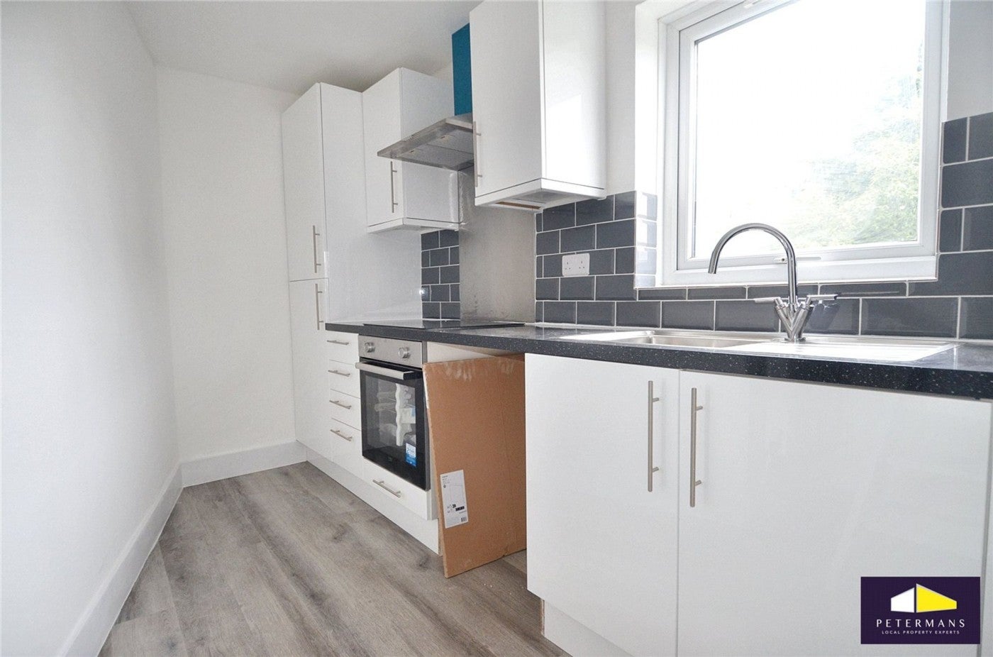 Flat Devereux Road in Greater London