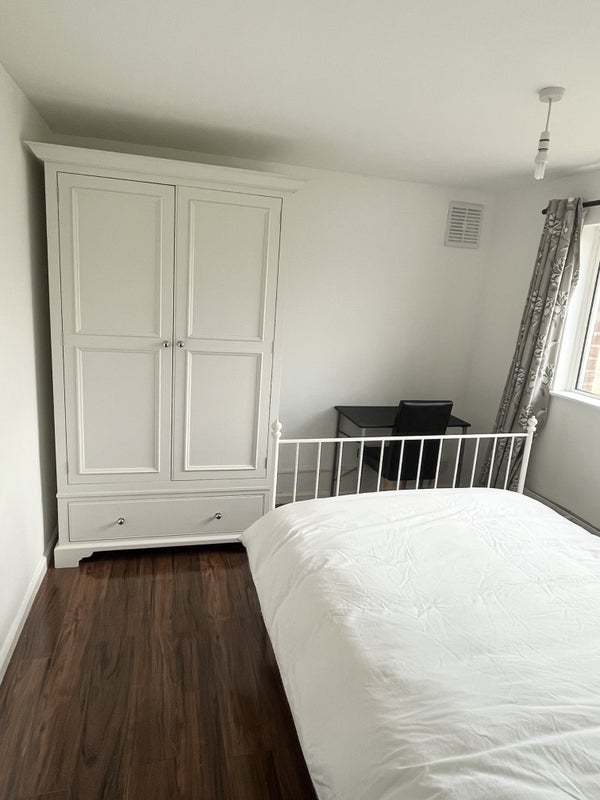 Room Frampton Crescent in Bristol