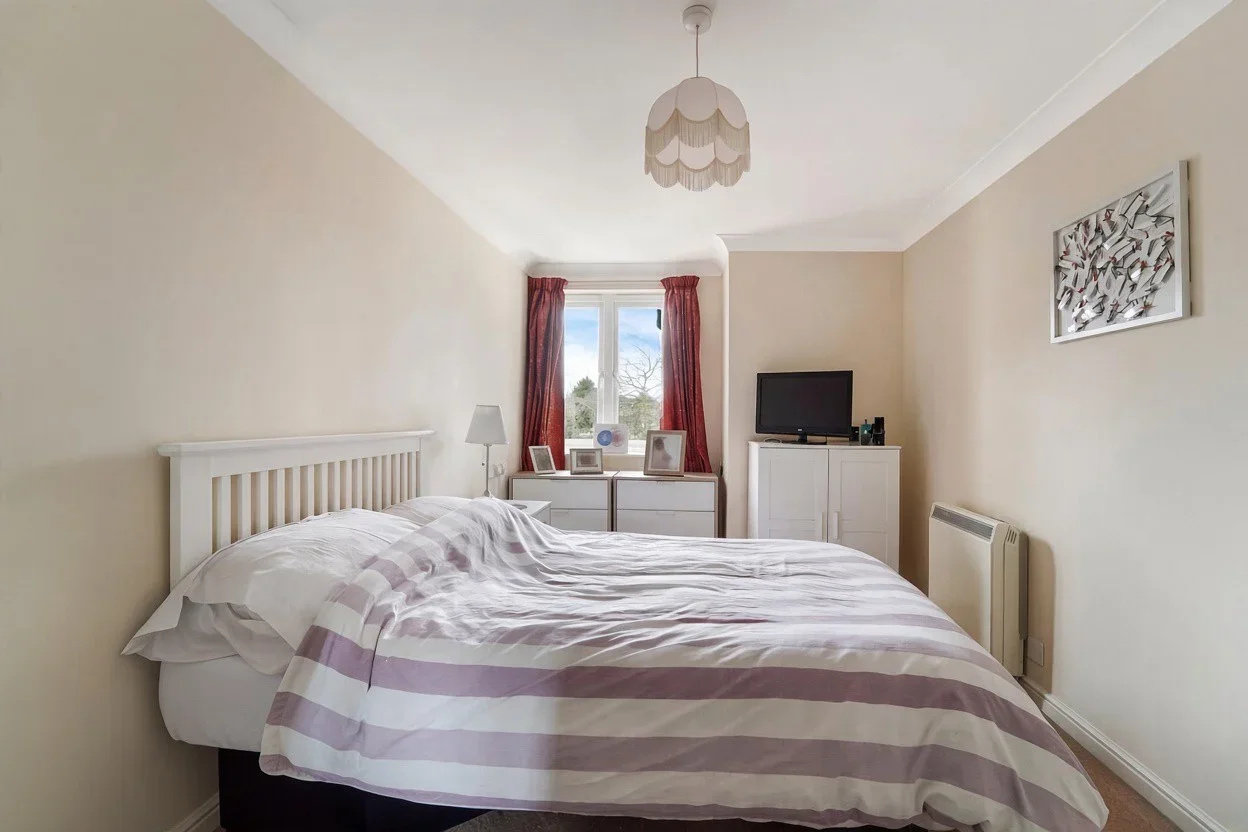 Flat Kingston Road in Epsom and Ewell