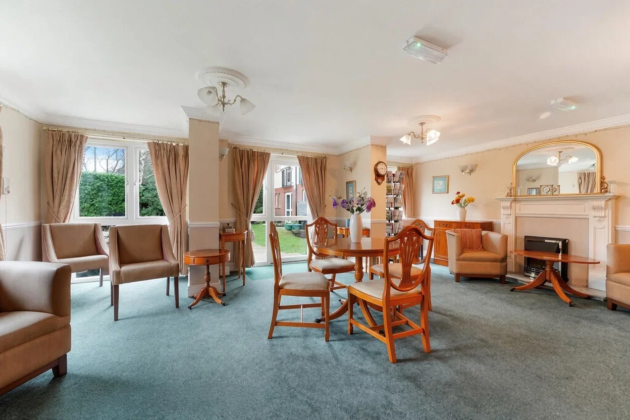 Flat Kingston Road in Epsom and Ewell